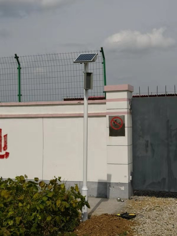 太陽能警示器.jpg