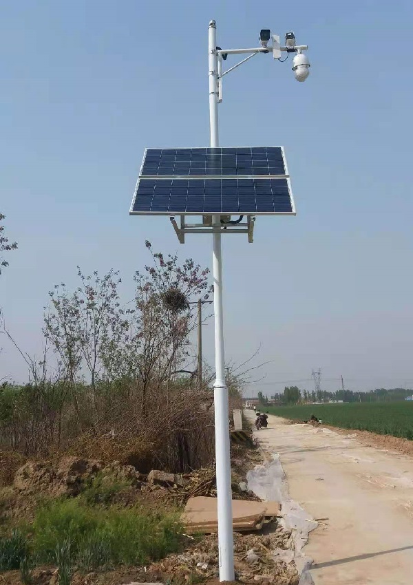 與傳統(tǒng)的火電相比，太陽(yáng)能發(fā)電既是清潔能源，又是國(guó)家提倡的一種供電方式。 建筑費(fèi)用較低：到2018年光伏分布式系統(tǒng)建筑費(fèi)用較小，效率更高。 更長(zhǎng)的使用壽命：每年火電需要產(chǎn)生電費(fèi)。在不需要維護(hù)的情況下，太陽(yáng)能發(fā)電的使用壽命可達(dá)25年左右，使用壽命更長(zhǎng)。 建造難度較低：無(wú)論是琉璃瓦、彩鋼瓦或平面屋頂，均可采用專(zhuān)業(yè)的光伏支架，安裝方便、安全、快速。 安全使用：廣泛用于工廠和商業(yè)屋頂，嚴(yán)格的質(zhì)量體系，確保安全。